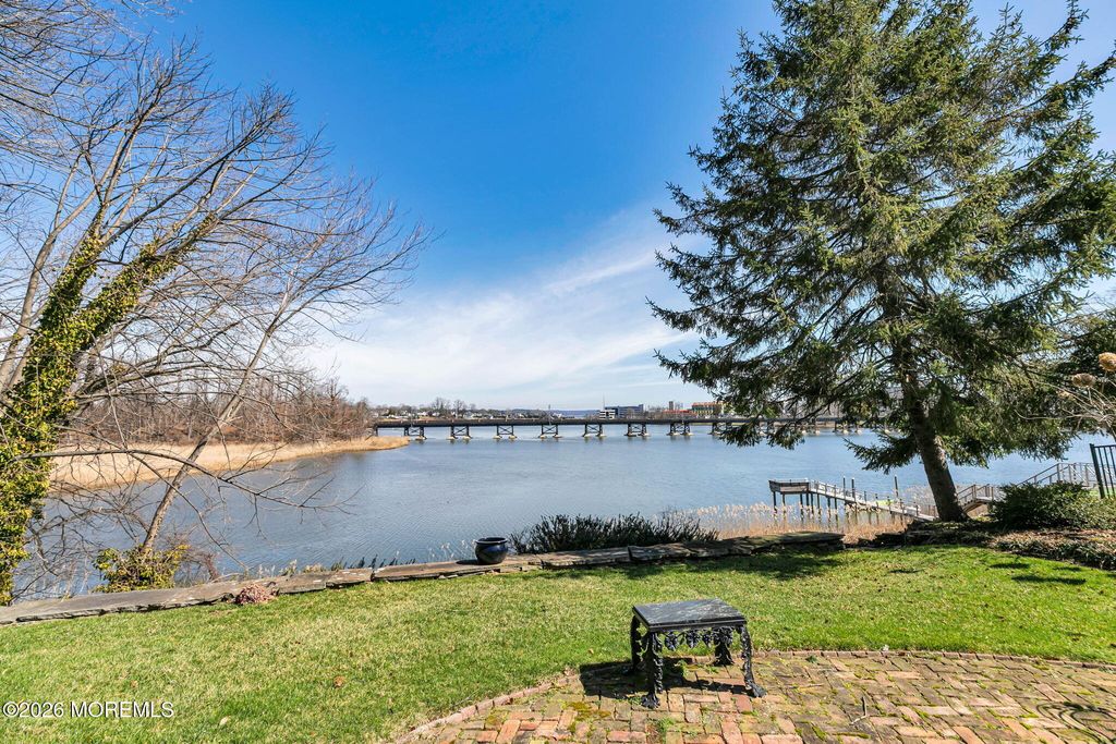 73 Hubbard Avenue, Red Bank, NJ 07701