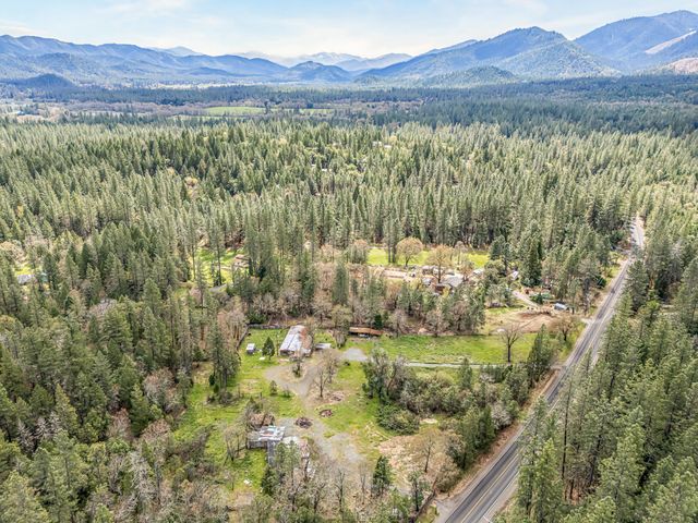 9650 W Evans Creek Road, Rogue River, OR 97537