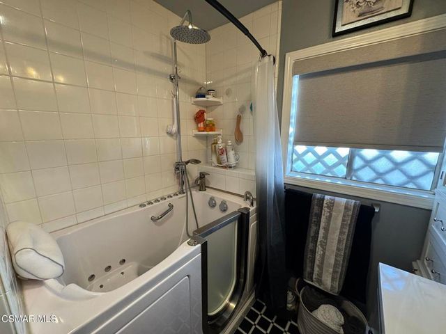 22900 Roscoe Boulevard, West Hills, CA 91304