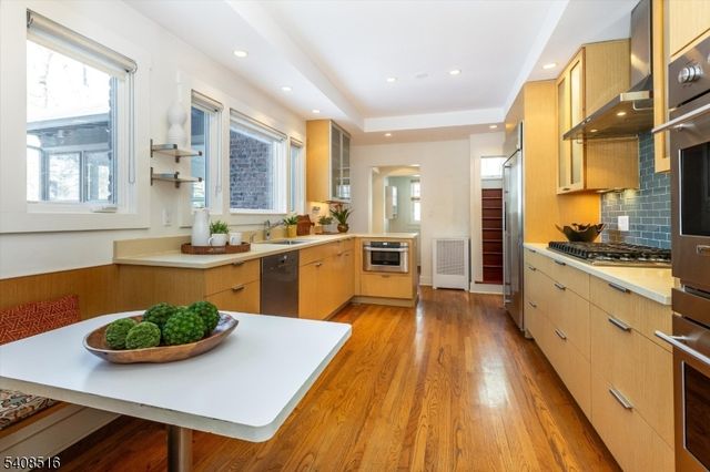 166 Montclair Ave, Montclair Twp., NJ 07042