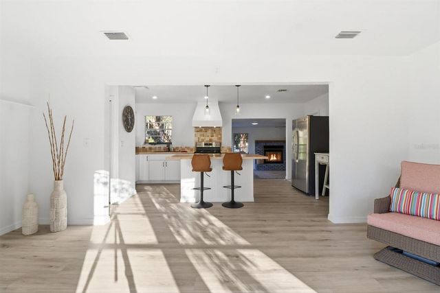 1045 N FAN PALM POINT, Crystal River, FL 34429