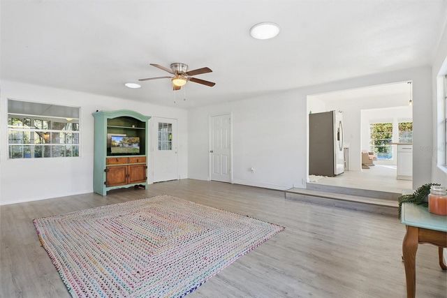 1045 N FAN PALM POINT, Crystal River, FL 34429