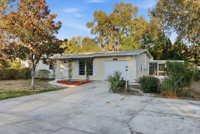 1045 N FAN PALM POINT, Crystal River, FL 34429