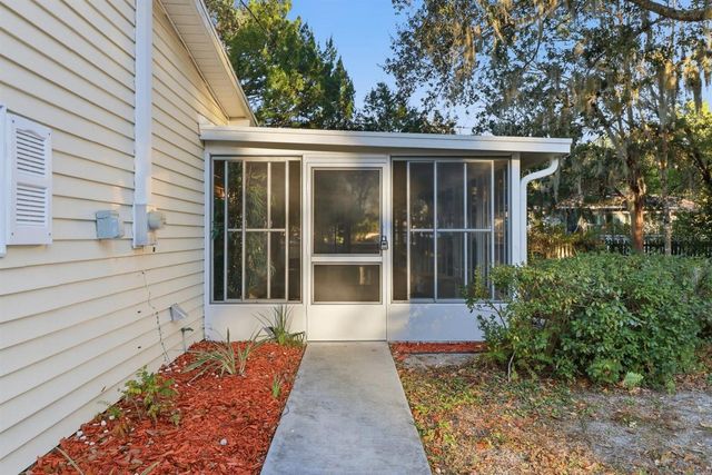 1045 N FAN PALM POINT, Crystal River, FL 34429