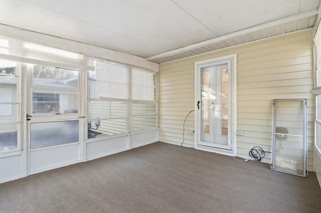 1045 N FAN PALM POINT, Crystal River, FL 34429