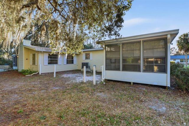 1045 N FAN PALM POINT, Crystal River, FL 34429