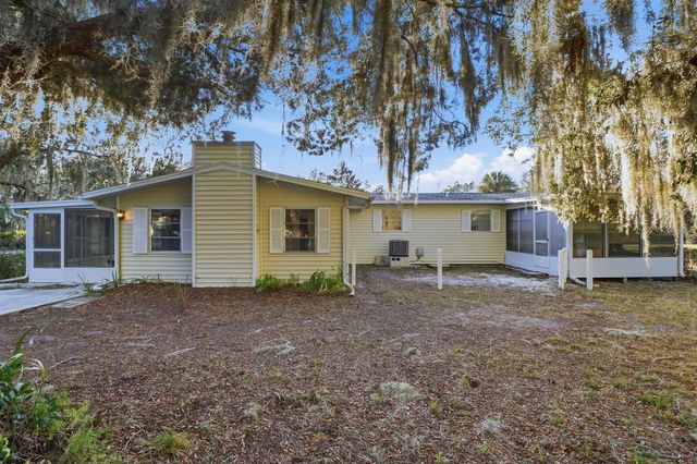 1045 N FAN PALM POINT, Crystal River, FL 34429