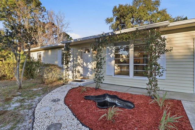 1045 N FAN PALM POINT, Crystal River, FL 34429