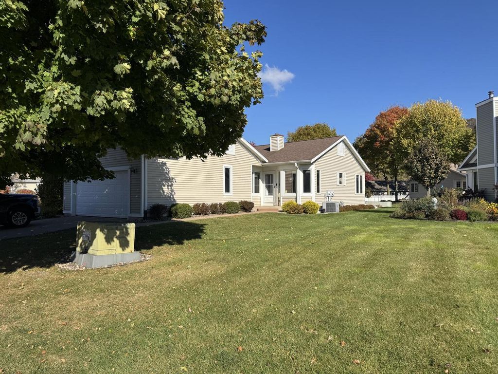 4425 33rd STREET S, La Crosse, WI 54601