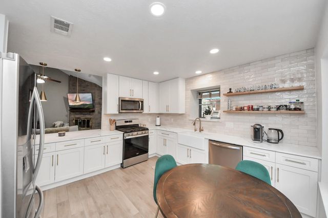 1703 San Jose Block, Friendswood, TX 77546