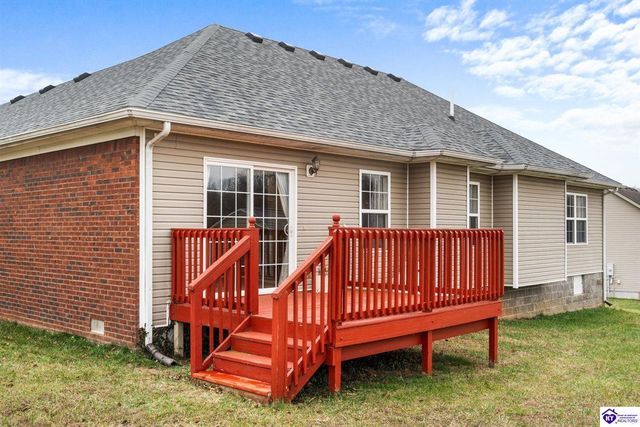 111 Victory Lake Drive, Vine Grove, KY 40175