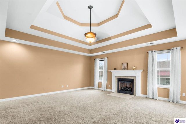 111 Victory Lake Drive, Vine Grove, KY 40175