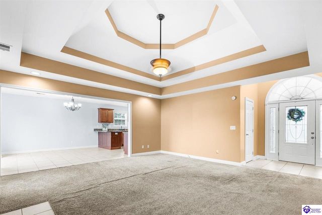 111 Victory Lake Drive, Vine Grove, KY 40175