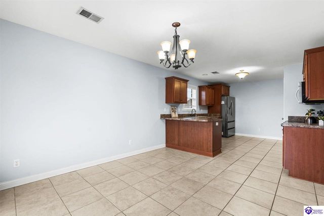 111 Victory Lake Drive, Vine Grove, KY 40175