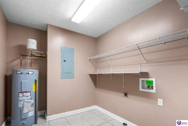 111 Victory Lake Drive, Vine Grove, KY 40175