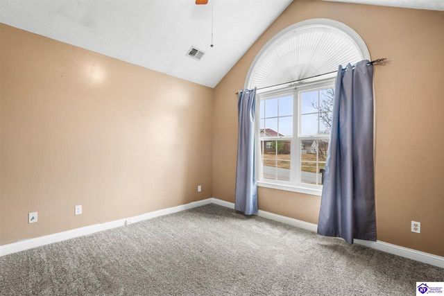 111 Victory Lake Drive, Vine Grove, KY 40175