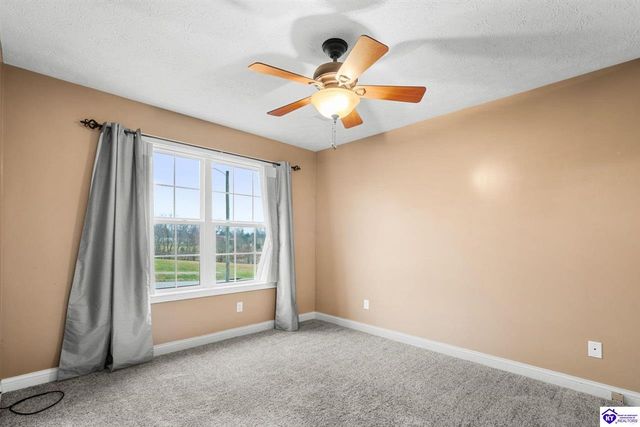 111 Victory Lake Drive, Vine Grove, KY 40175