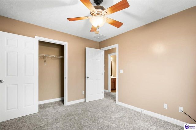 111 Victory Lake Drive, Vine Grove, KY 40175