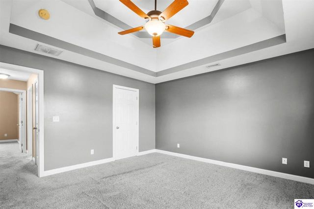 111 Victory Lake Drive, Vine Grove, KY 40175