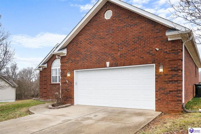 111 Victory Lake Drive, Vine Grove, KY 40175