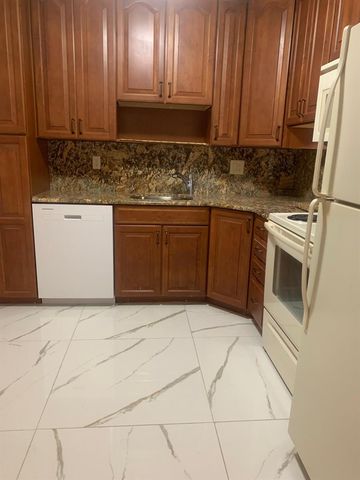 4821 NW 22nd Court NW 100, Lauderhill, FL 33313