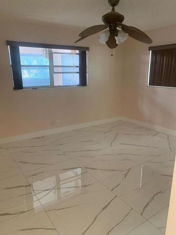 4821 NW 22nd Court NW 100, Lauderhill, FL 33313