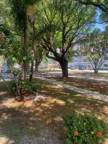 4821 NW 22nd Court NW 100, Lauderhill, FL 33313