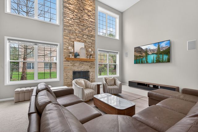 484 W Haleys Hill Court, Palatine, IL 60074