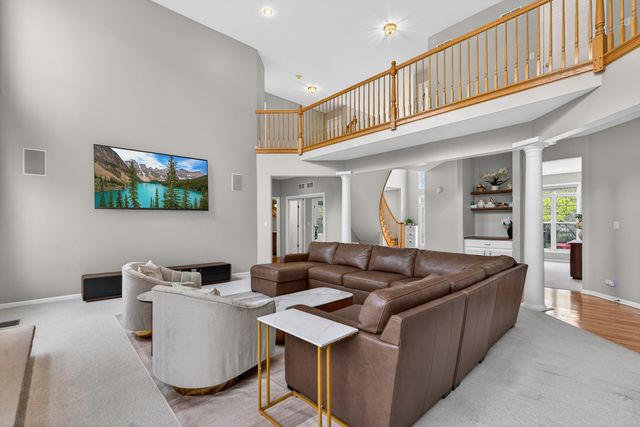 484 W Haleys Hill Court, Palatine, IL 60074