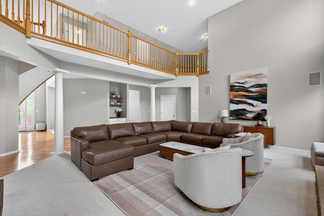 484 W Haleys Hill Court, Palatine, IL 60074