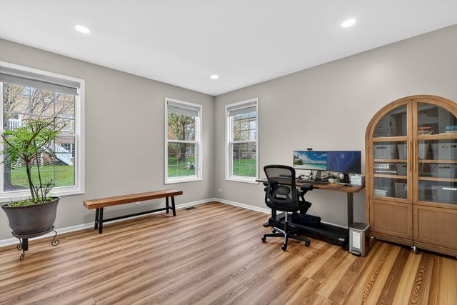 484 W Haleys Hill Court, Palatine, IL 60074