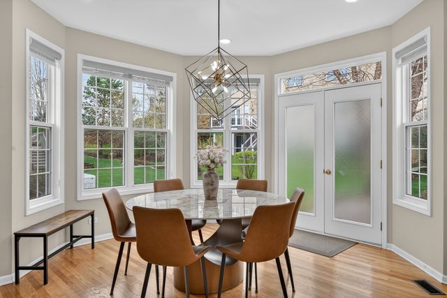 484 W Haleys Hill Court, Palatine, IL 60074