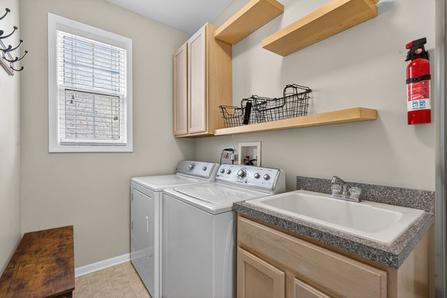 484 W Haleys Hill Court, Palatine, IL 60074