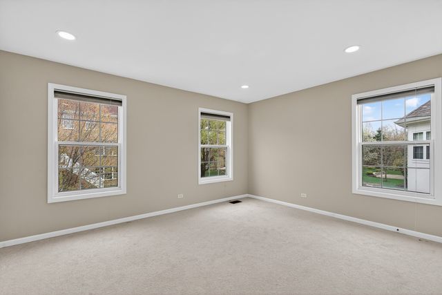 484 W Haleys Hill Court, Palatine, IL 60074