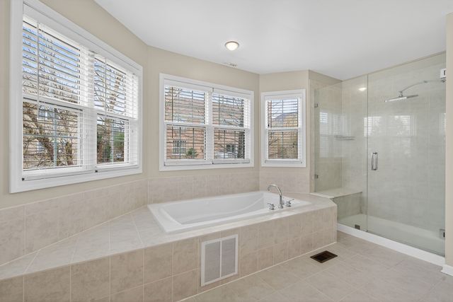 484 W Haleys Hill Court, Palatine, IL 60074