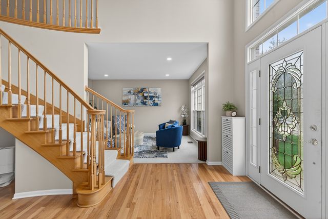 484 W Haleys Hill Court, Palatine, IL 60074