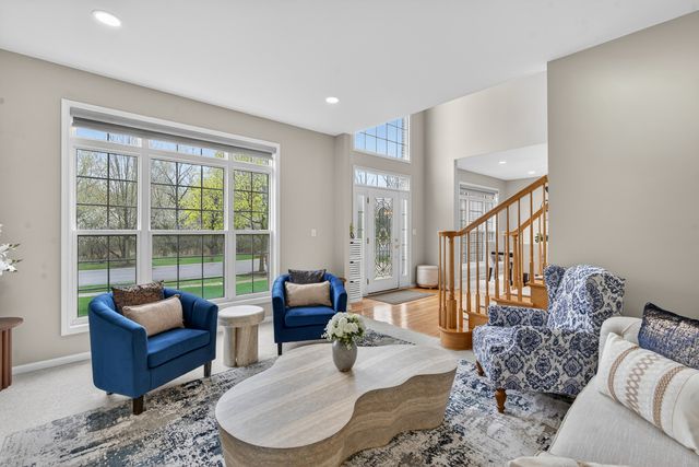 484 W Haleys Hill Court, Palatine, IL 60074
