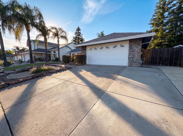113 Bittercreek Dr, Folsom, CA 95630