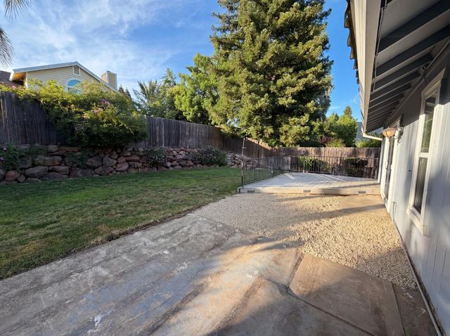 113 Bittercreek Dr, Folsom, CA 95630