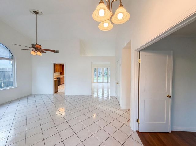 113 Bittercreek Dr, Folsom, CA 95630
