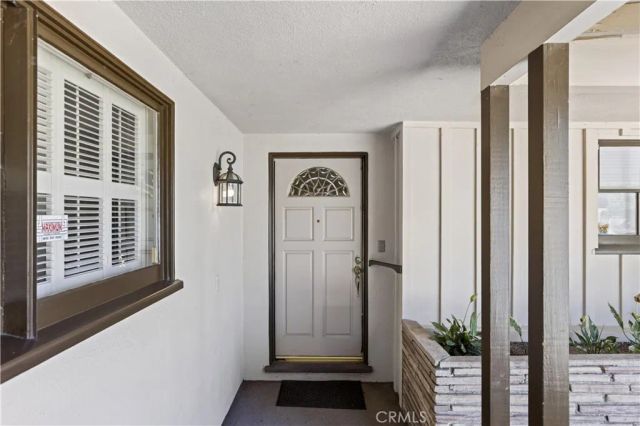 5961 Hillview Park, Valley Glen, CA 91401