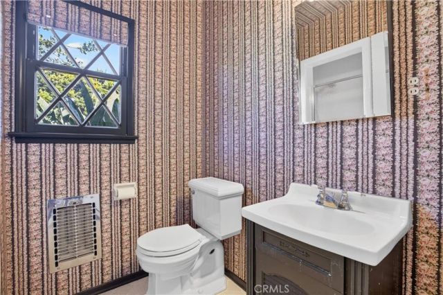 5961 Hillview Park, Valley Glen, CA 91401