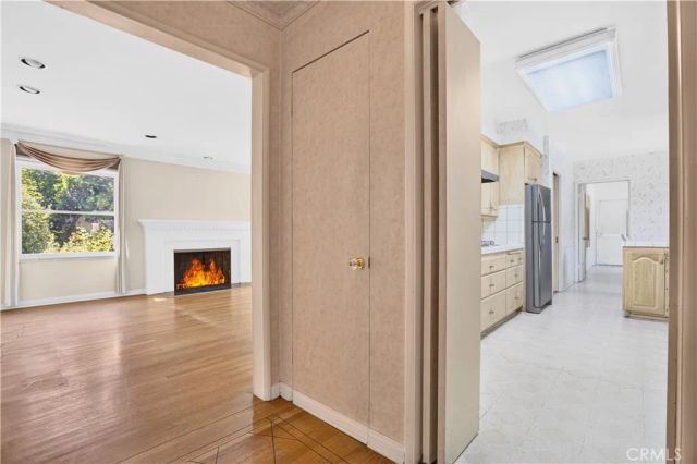 5961 Hillview Park, Valley Glen, CA 91401