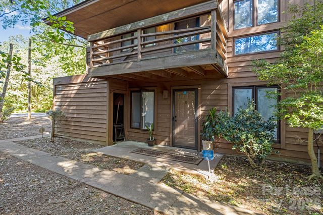 1832 J Julian Lane D, Charlotte, NC 28208