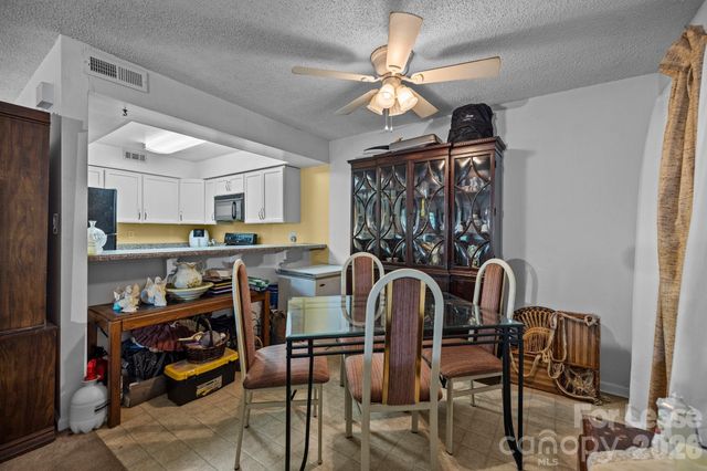 1832 J Julian Lane D, Charlotte, NC 28208