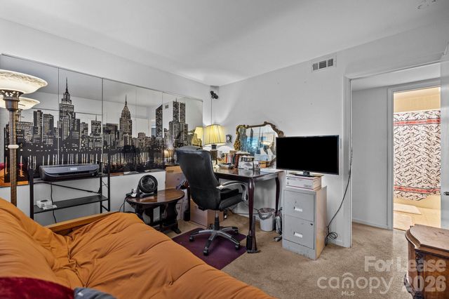 1832 J Julian Lane D, Charlotte, NC 28208