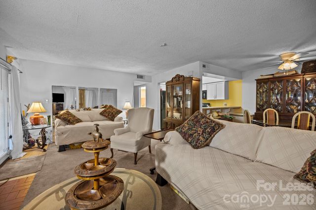 1832 J Julian Lane D, Charlotte, NC 28208