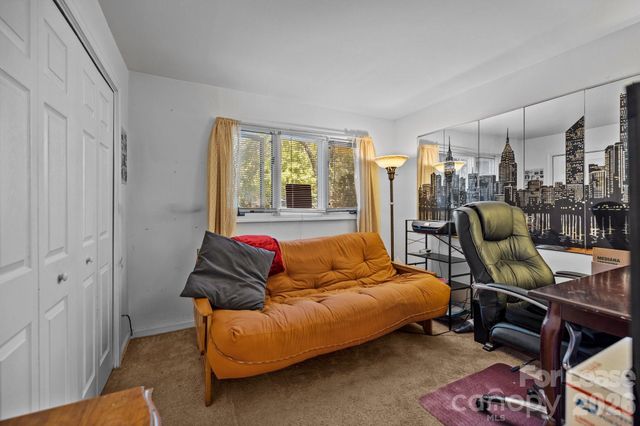 1832 J Julian Lane D, Charlotte, NC 28208