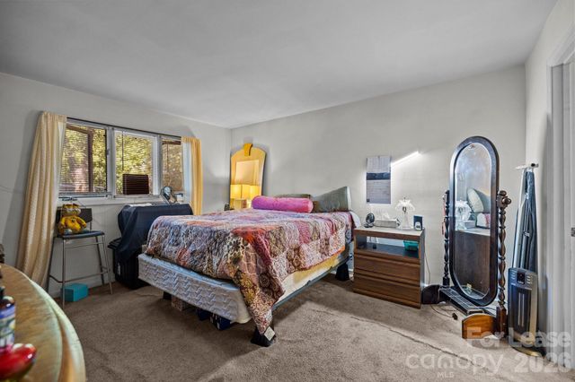 1832 J Julian Lane D, Charlotte, NC 28208