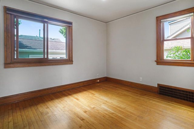 7003 W Mt Vernon AVENUE, Milwaukee, WI 53213